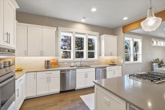 6815 S Wilcox Ln, Spokane, WA 99206