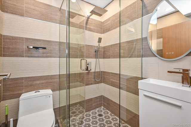 81-14 Queens Boulevard PH6C, Elmhurst, NY 11373