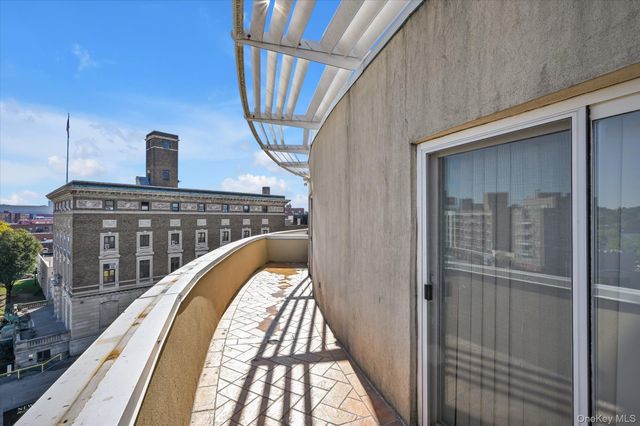 81-14 Queens Boulevard PH6C, Elmhurst, NY 11373