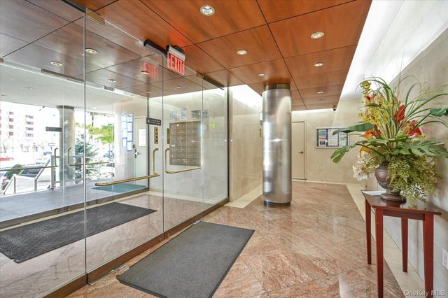 81-14 Queens Boulevard PH6C, Elmhurst, NY 11373