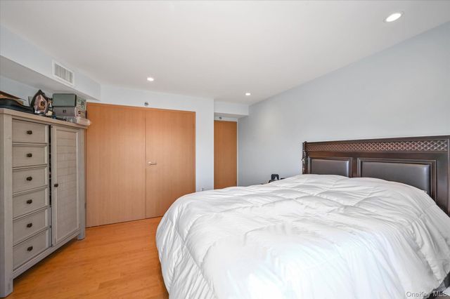 81-14 Queens Boulevard PH6C, Elmhurst, NY 11373