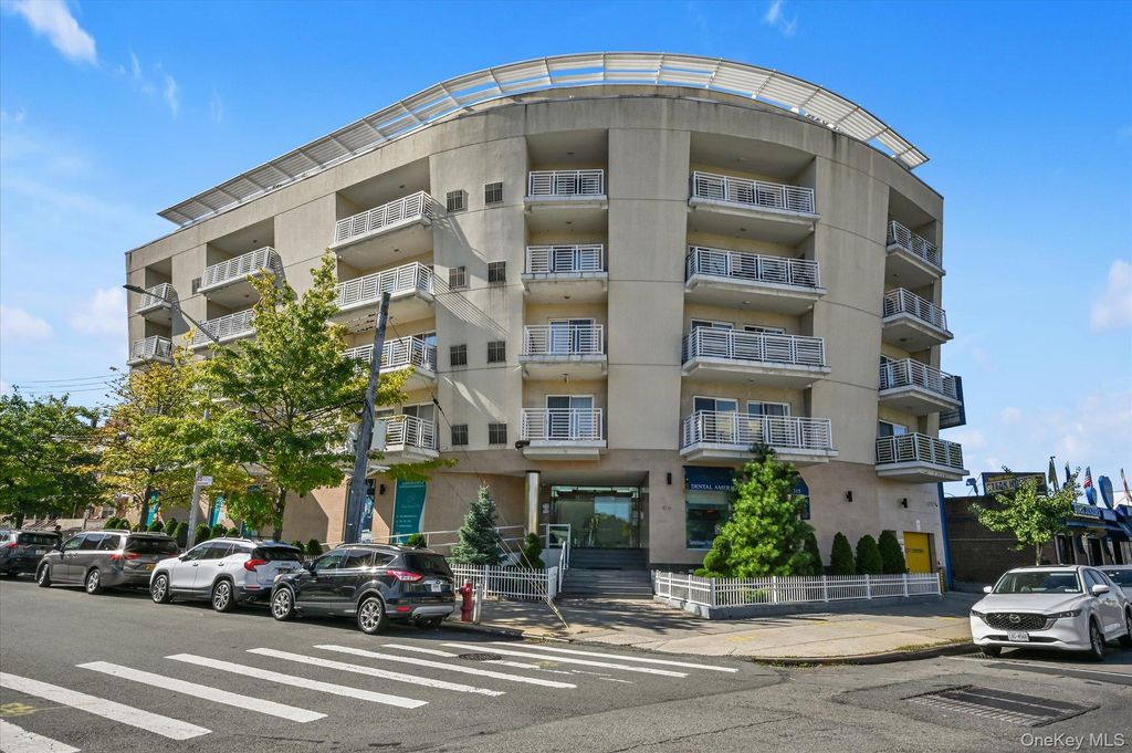 81-14 Queens Boulevard PH6C, Elmhurst, NY 11373