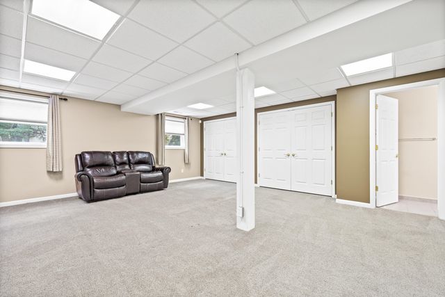 1401 Peachtree Drive, Valparaiso, IN 46383