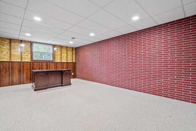 1401 Peachtree Drive, Valparaiso, IN 46383