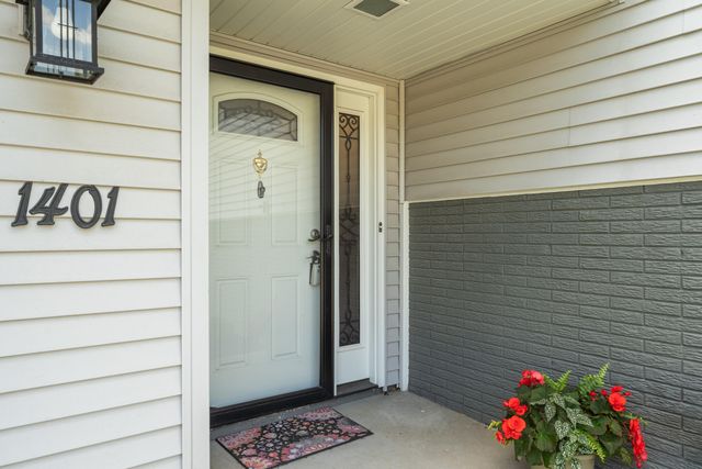 1401 Peachtree Drive, Valparaiso, IN 46383