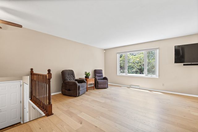 1401 Peachtree Drive, Valparaiso, IN 46383