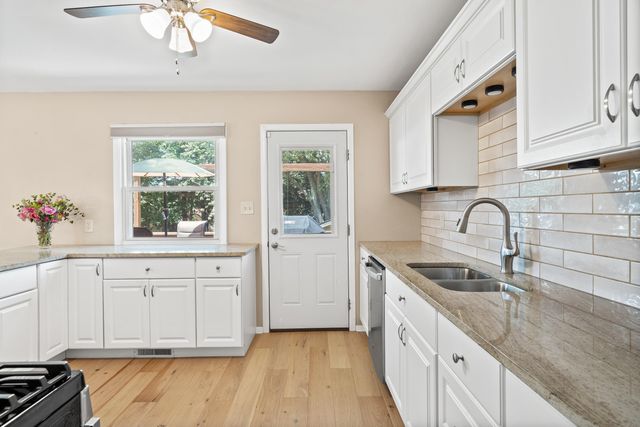 1401 Peachtree Drive, Valparaiso, IN 46383