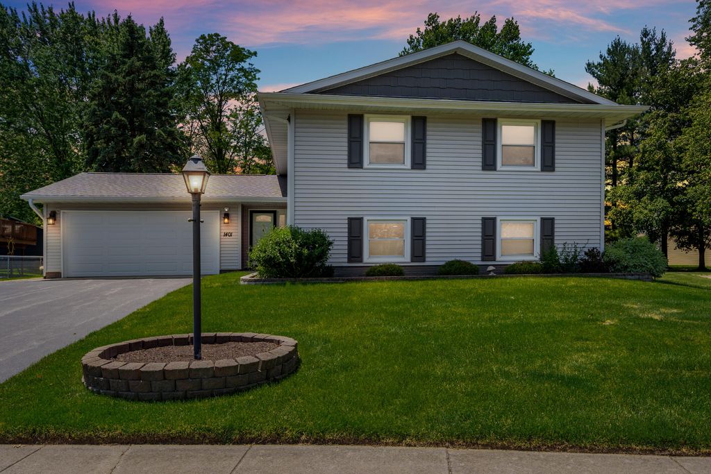 1401 Peachtree Drive, Valparaiso, IN 46383