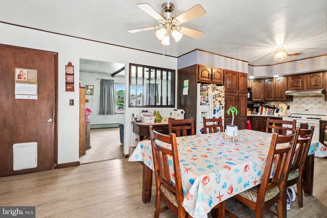 5 SHIRLEY DR, Middletown, PA 17057