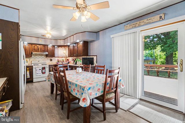 5 SHIRLEY DR, Middletown, PA 17057