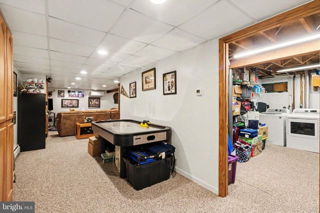 5 SHIRLEY DR, Middletown, PA 17057