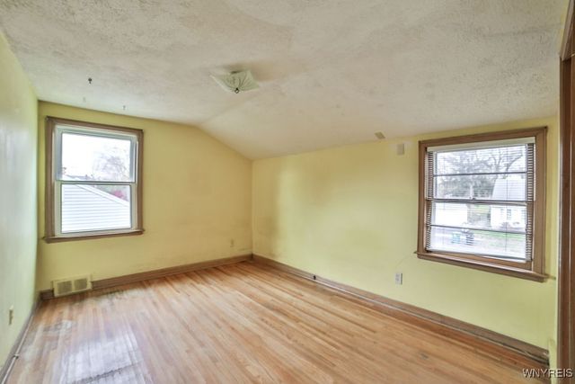 8639 Griffon Avenue, Niagara Falls, NY 14304