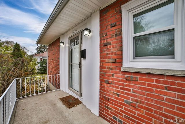 8639 Griffon Avenue, Niagara Falls, NY 14304