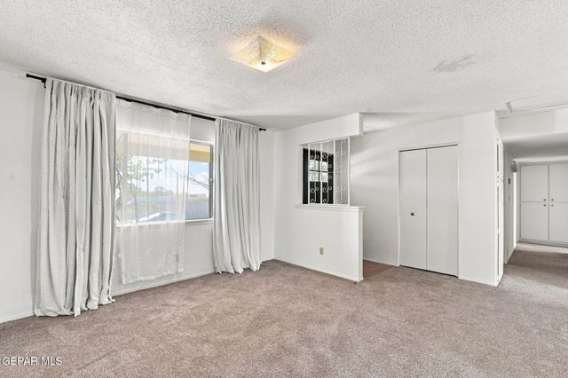 300 VISTA BONITA Street, El Paso, TX 79912