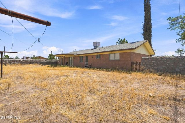 300 VISTA BONITA Street, El Paso, TX 79912