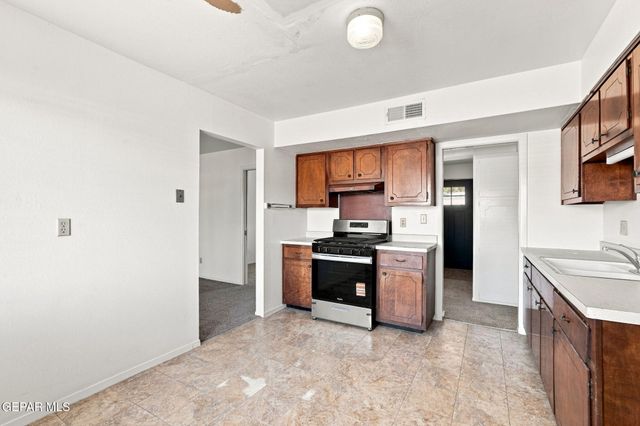 300 VISTA BONITA Street, El Paso, TX 79912