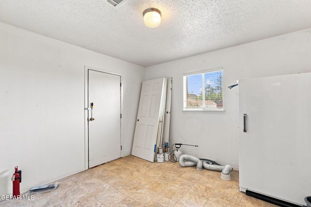 300 VISTA BONITA Street, El Paso, TX 79912