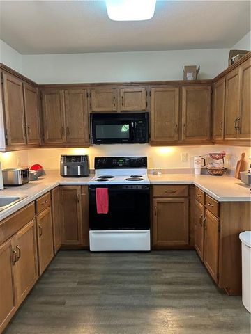 524 Walnut Street, Leavenworth, KS 66048