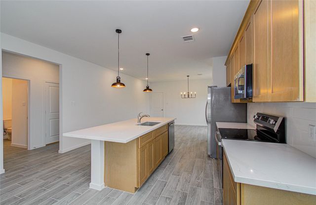 211 19th Street, Hempstead, TX 77445