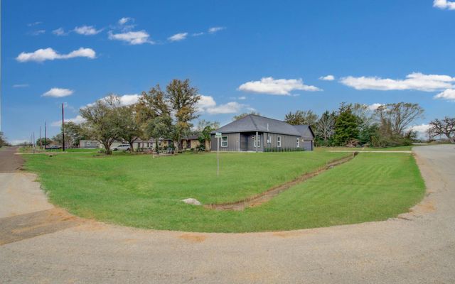 211 19th Street, Hempstead, TX 77445