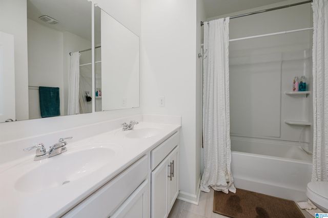 1089 MOUNTAIN LAUREL CIRCLE, Moody, AL 35004