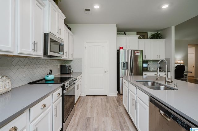 1089 MOUNTAIN LAUREL CIRCLE, Moody, AL 35004