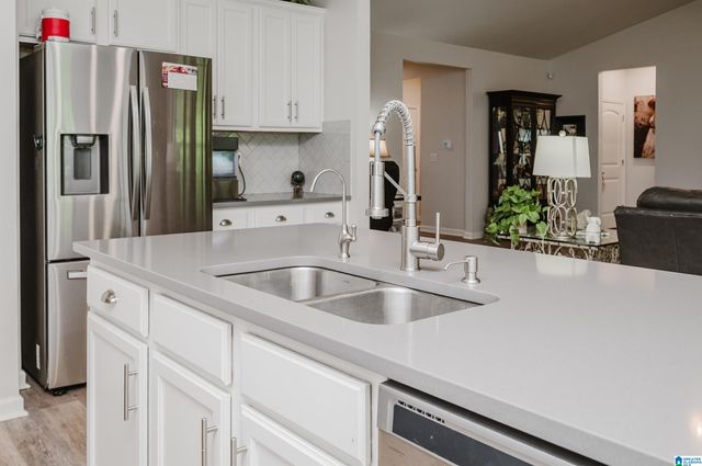 1089 MOUNTAIN LAUREL CIRCLE, Moody, AL 35004