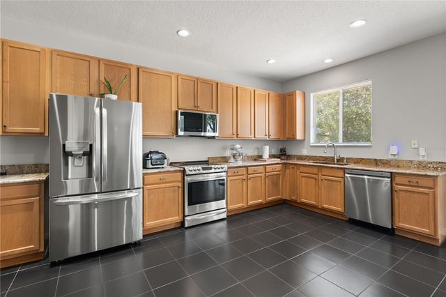 10048 STRATFORD POINTE AVENUE, Orlando, FL 32832