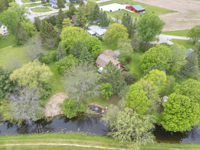 W438 Clement CIRCLE, Campbellsport, WI 53010