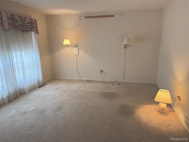 5374 Torrey Road, Flint, MI 48507