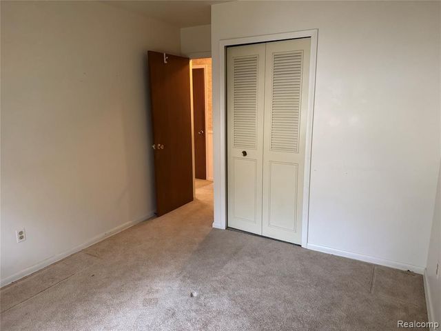 5374 Torrey Road, Flint, MI 48507