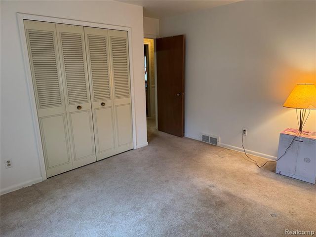 5374 Torrey Road, Flint, MI 48507