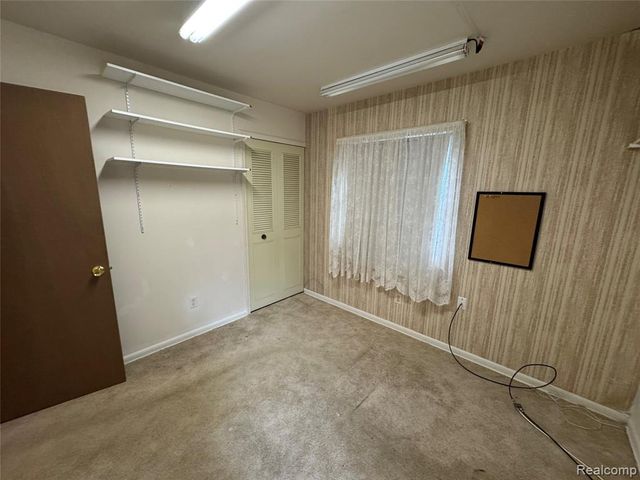 5374 Torrey Road, Flint, MI 48507