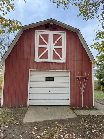 5374 Torrey Road, Flint, MI 48507