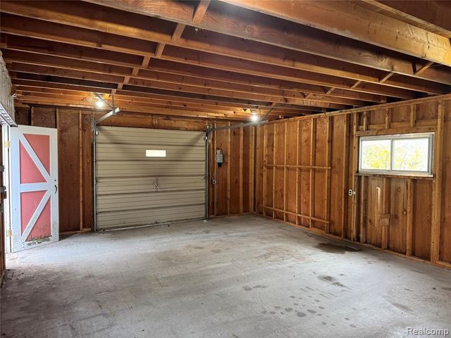 5374 Torrey Road, Flint, MI 48507