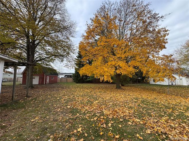 5374 Torrey Road, Flint, MI 48507