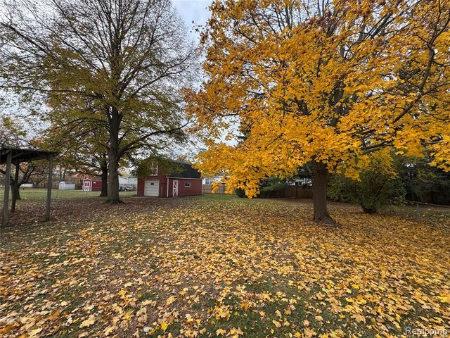 5374 Torrey Road, Flint, MI 48507