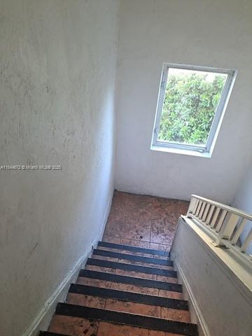 1021 NW 3rd St 302, Miami, FL 33128