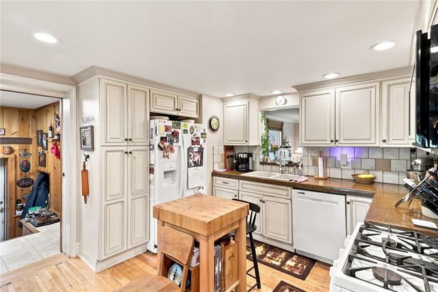 1184 West Ave, Parma, NY 14468