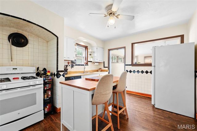 9058 Rosemary Avenue, St Louis, MO 63123