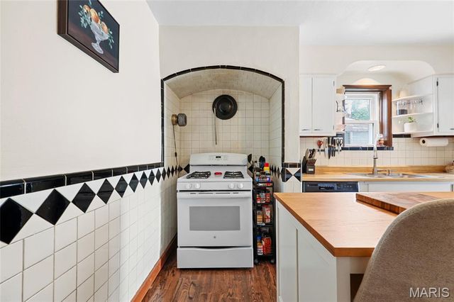 9058 Rosemary Avenue, St Louis, MO 63123