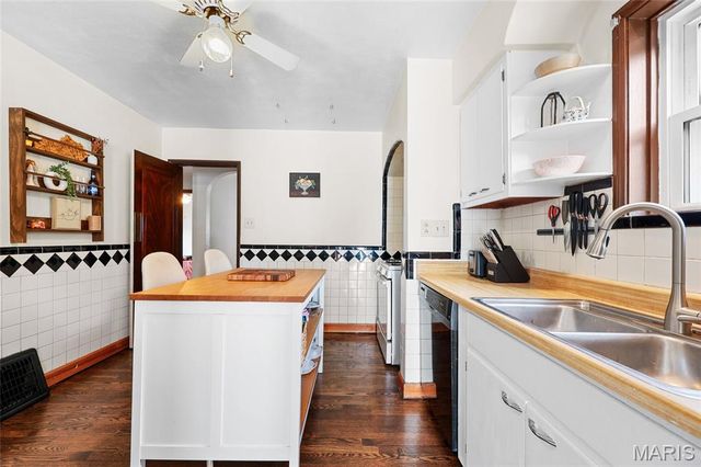 9058 Rosemary Avenue, St Louis, MO 63123