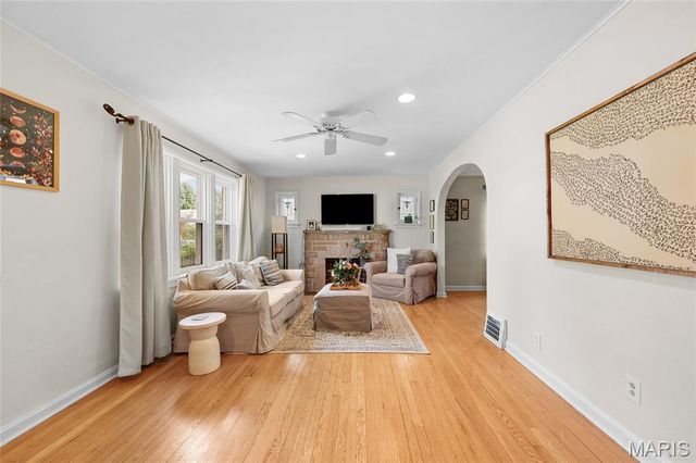 9058 Rosemary Avenue, St Louis, MO 63123