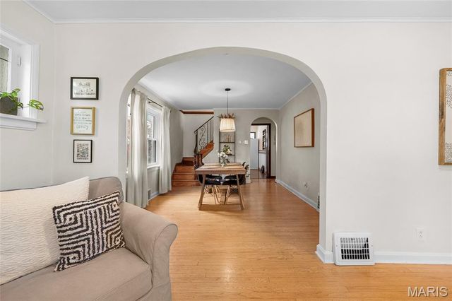 9058 Rosemary Avenue, St Louis, MO 63123