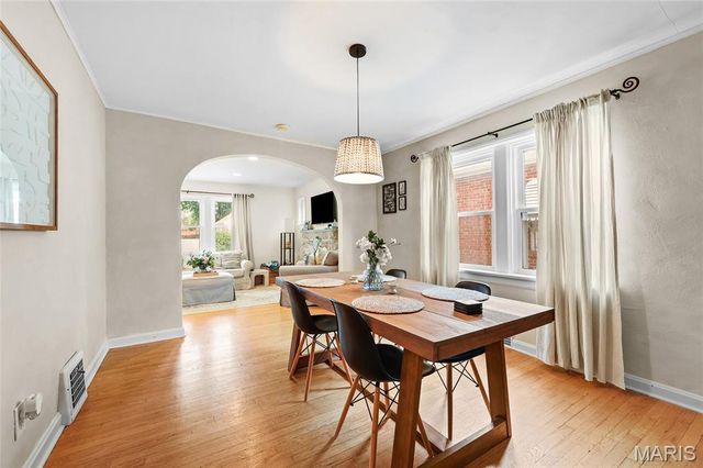 9058 Rosemary Avenue, St Louis, MO 63123