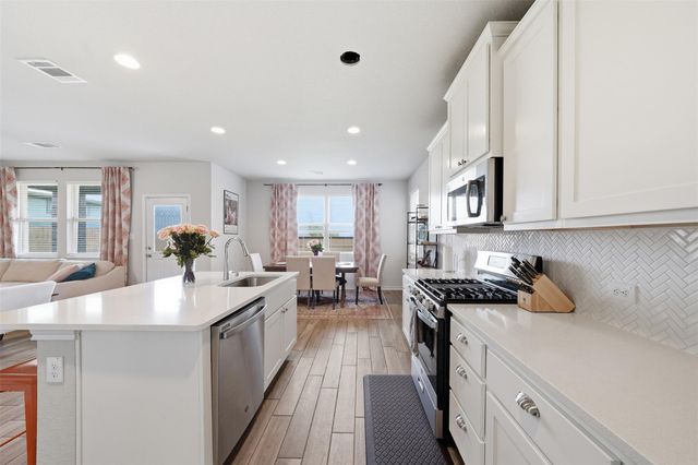 912 Eves Necklace DR, Buda, TX 78610