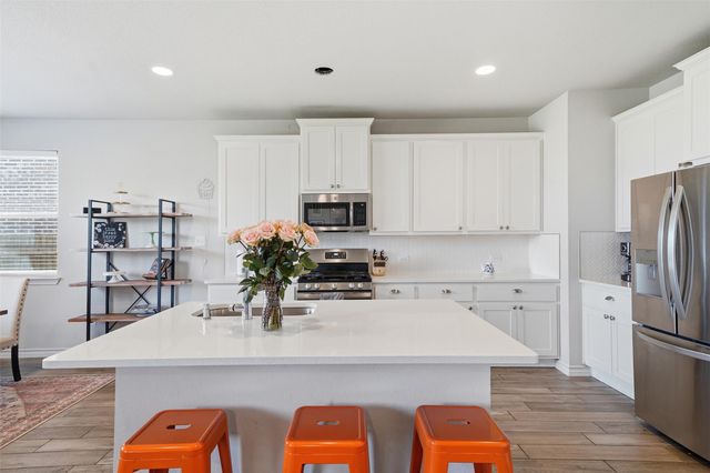 912 Eves Necklace DR, Buda, TX 78610