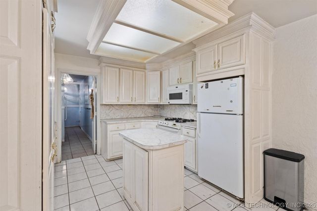 800 Henson Road, Madill, OK 73446