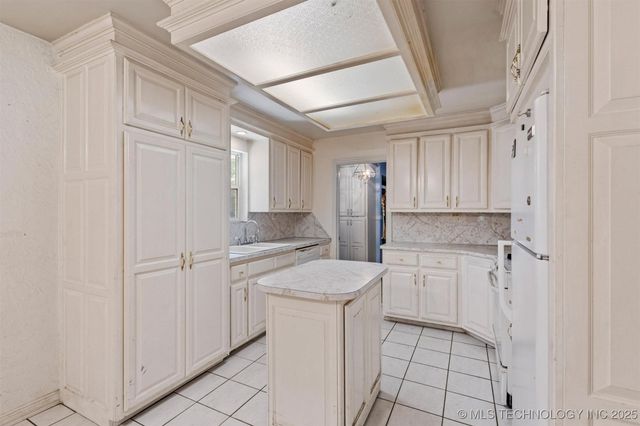 800 Henson Road, Madill, OK 73446