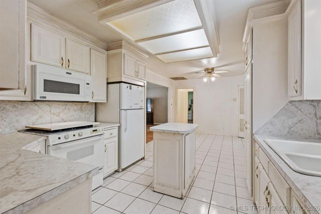 800 Henson Road, Madill, OK 73446